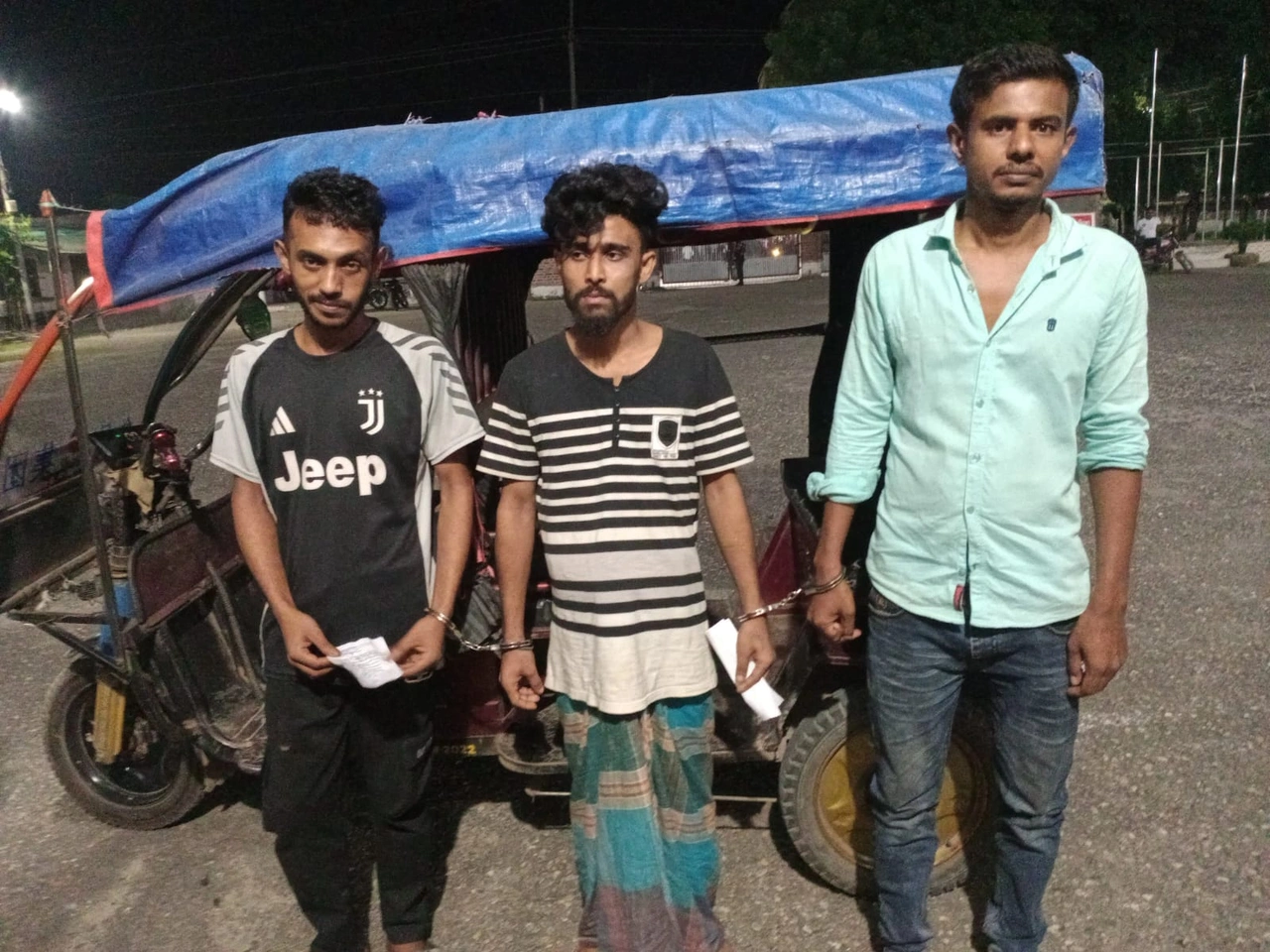 চুয়াডাঙ্গায় ইয়াবা ও টাপেন্টাডলসহ ৩ জন গ্রেফতার, ৩ মাসের কারাদণ্ড