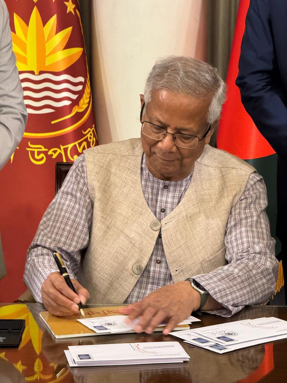রাষ্ট্র চেয়েছিল নেতা, ইউনূস দিলেন নৈতিকতা