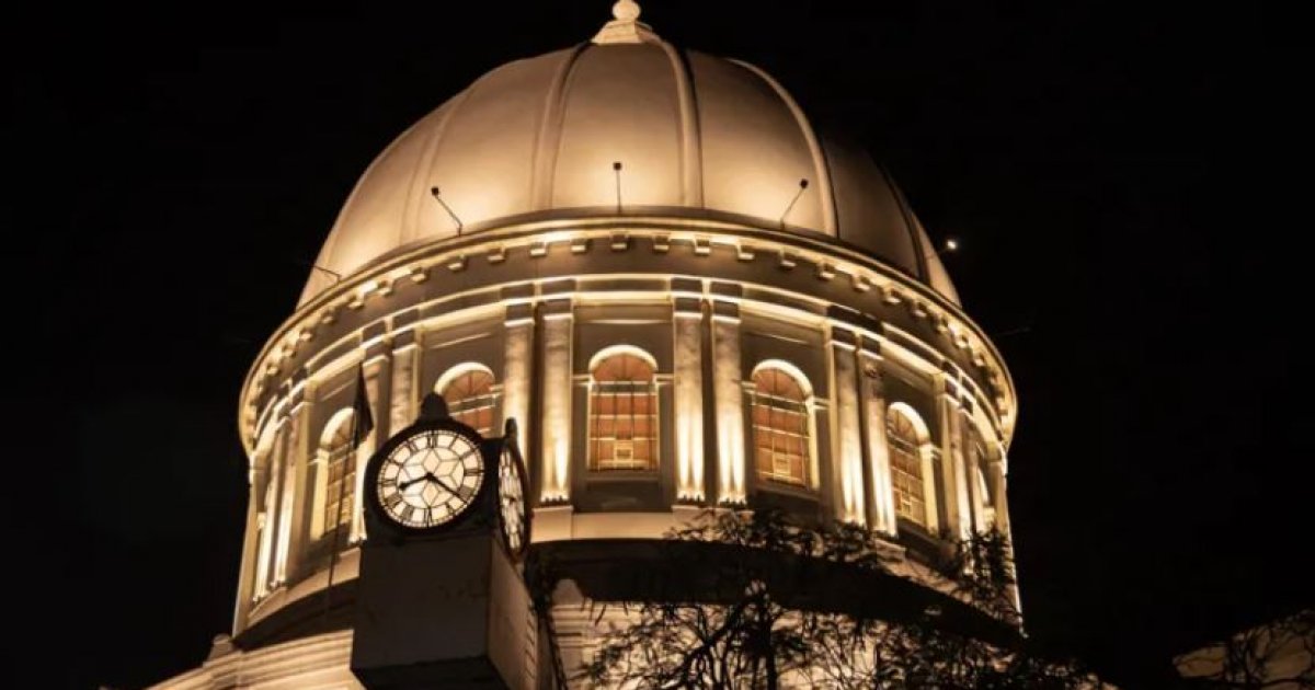 রাতে প্যারিসের মতো ঝলমল করে ভারতের যে শহর