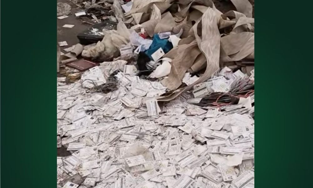 নারায়ণগঞ্জে ময়লার ভাগাড় থেকে ৫ বস্তা এনআইডি কার্ড উদ্ধার