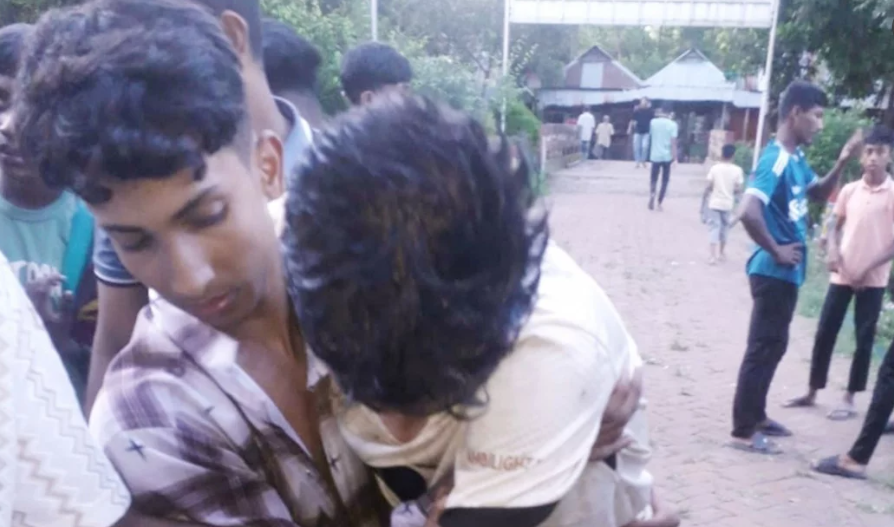 দেবীদ্বারে স্কুল ফুটবল ম্যাচে প্রতিপক্ষ দলের হামলায় ১০ শিক্ষার্থী আহত