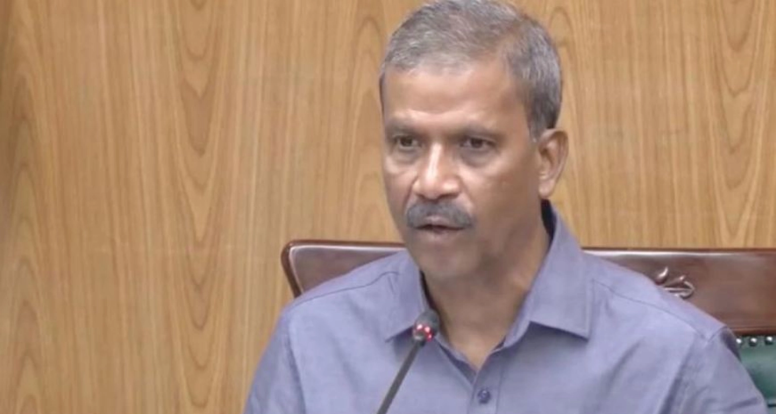 বাংলাদেশে আইপিএল সম্প্রচার বন্ধের অনুরোধ উপদেষ্টা ড. আসিফ নজরুলের