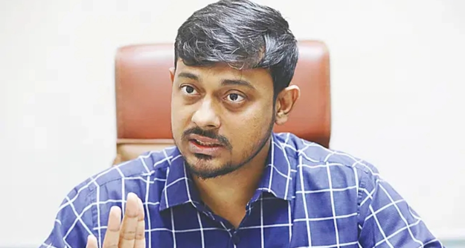 'সরকার তিন দাবি মেনে নিলে ঢাকা শহরে আর কোনো ককটেল ফুটবে না'