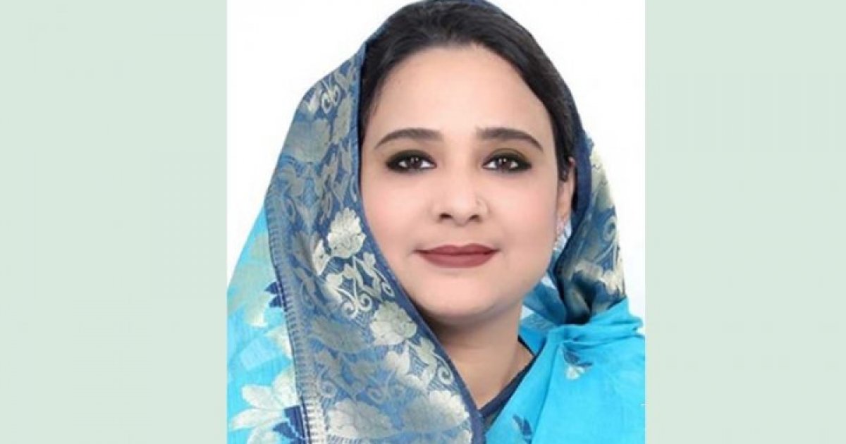 মাকে কাঠগড়ায় দেখে কাঁদলেন নাজা