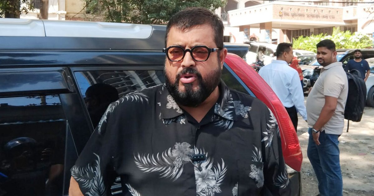 চলচ্চিত্র থেকে পলিটিক্স বাদ দিতে হবে: ওমর সানী