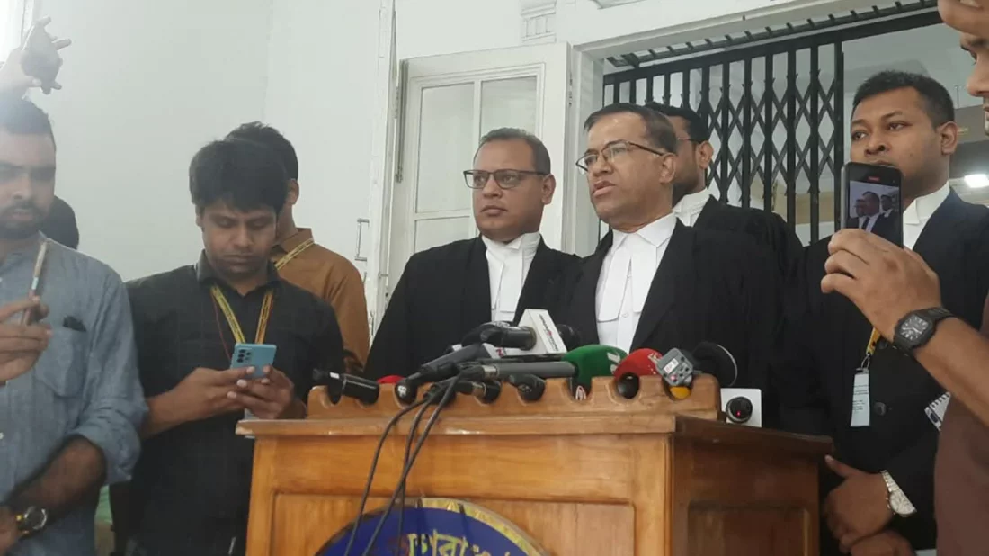 ‘প্রসিকিউশন বলেছে গ্রেপ্তার, আমরা বলি আত্মসমর্পণ’: ১৫ সেনা কর্মকর্তাকে নিয়ে আসামিপক্ষের আইনজীবী