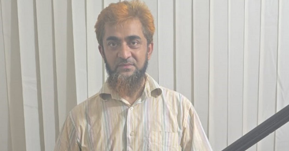ডামি রাইফেল প্রদর্শন করে মিছিলে আতঙ্ক সৃষ্টি, একজন গ্রেফতার