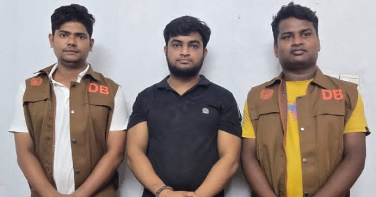 বিদেশে পালিয়েও টিকতে পারেননি, দেশে ফেরার পর ছাত্রলীগ নেতা গ্রেফতার