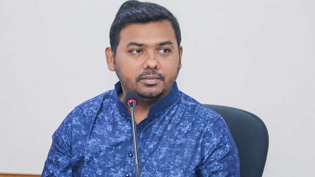 ইসি আমাদের খাট, পালঙ্ক, চেয়ার, টেবিল এই ধরনের প্রতীক দিতে চায়: সারোয়ার তুষার