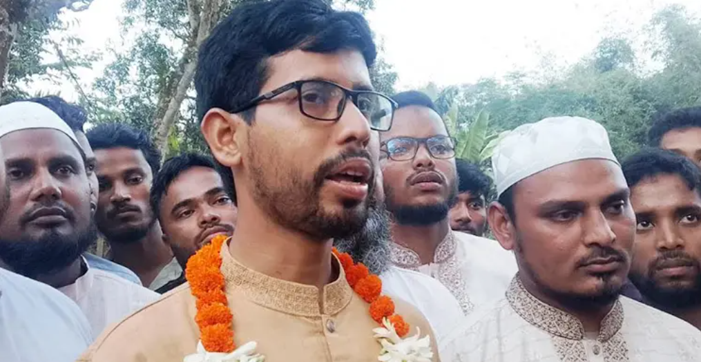 পোশাক নিয়ে কটাক্ষ করে বাংলাদেশে আর রাজনীতি চলবে না: ভিপি জাহিদ