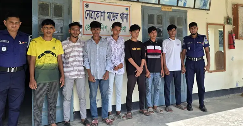 মশাল মিছিল থেকে নিষিদ্ধ ছাত্রলীগের ৭ নেতাকর্মী আটক