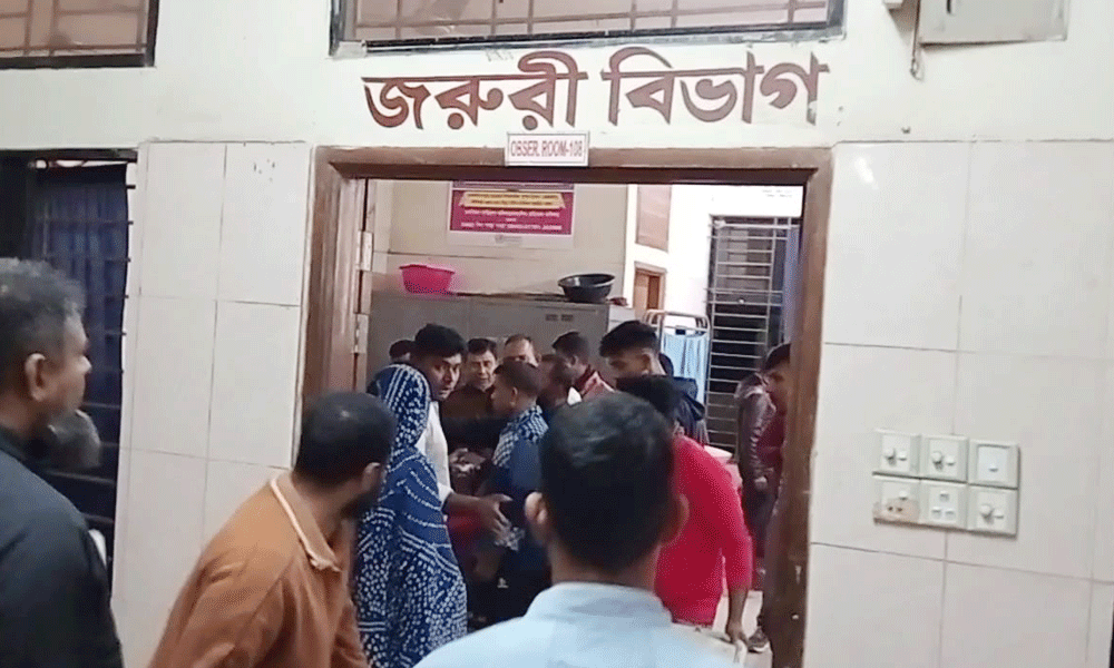 নসিমন-মাইক্রোবাস সংঘর্ষ : পানি সম্পদ মন্ত্রণালয়ের সচিবসহ আহত ৯