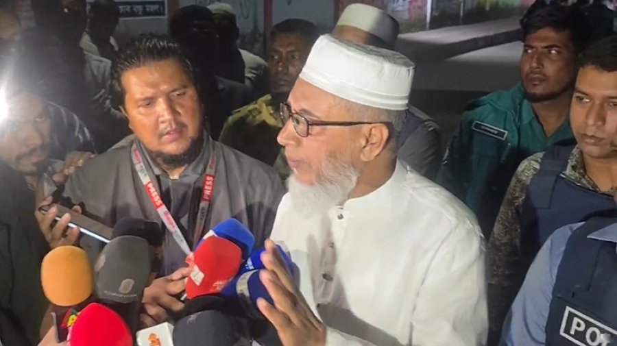 আলিয়া মাদ্রাসায় সংঘর্ষ ছাত্রলীগ সন্দেহকে ঘিরে!