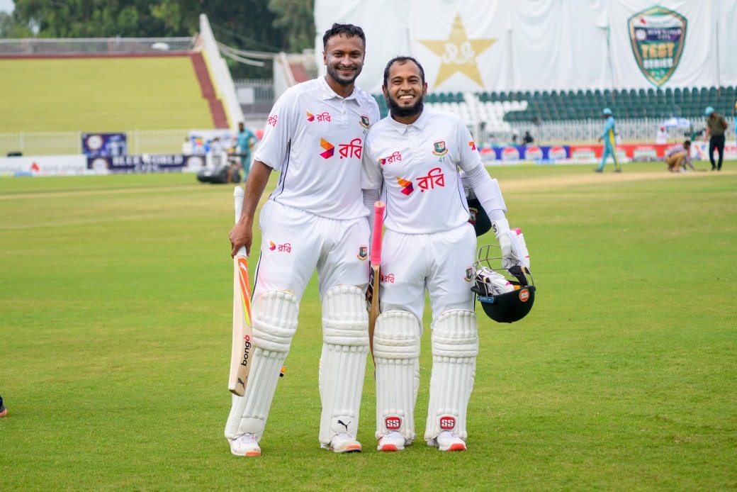 মুশফিকের শততম টেস্ট নিয়ে সাকিব বললেন, ‘ম্যাচটি যদি আপনার সঙ্গে খেলতে পারতাম’