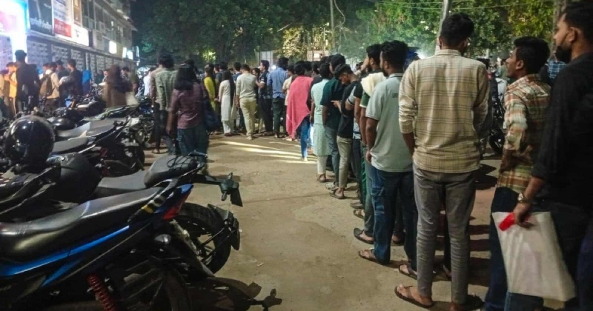 শেখ হাসিনার মৃত্যুদণ্ডের রায়ে ঢাবিতে ভূরিভোজের আয়োজন