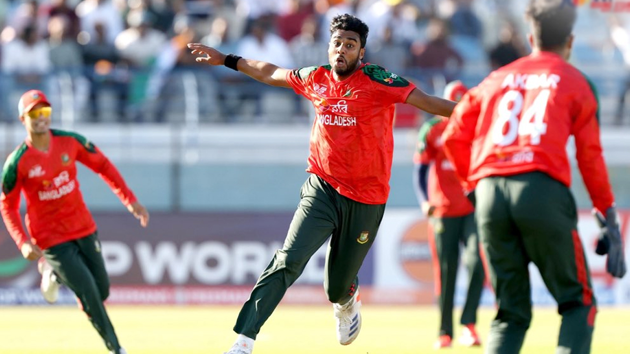 নাটকীয় সুপার ওভারে ভারতকে হারিয়ে ফাইনালে বাংলাদেশ