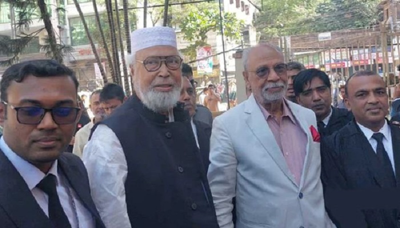 সন্ত্রাস বিরোধী মামলায় হাজিরা দিতে আদালতে লতিফ সিদ্দিকী, সঙ্গে এলেন কাদের সিদ্দিকী
