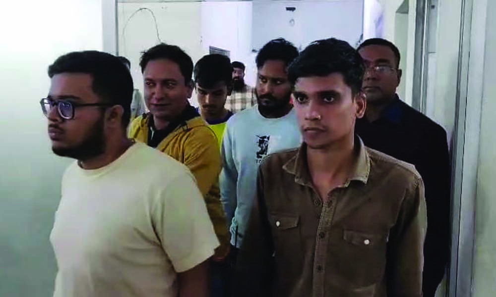 বিশ্ববিদ্যালয়ের ছাত্রীকে চেতনানাশক খাইয়ে দলবদ্ধ ধর্ষণের অভিযোগে গ্রেপ্তার তিনজন রিমান্ডে