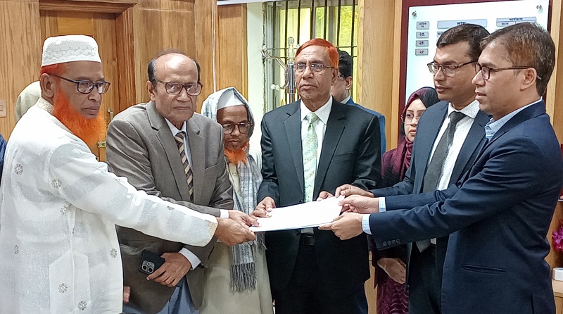 নড়াইল-২ আসনে বিএনপি প্রার্থী মনিরুল ইসলামের পক্ষে মনোনয়নপত্র সংগ্রহ