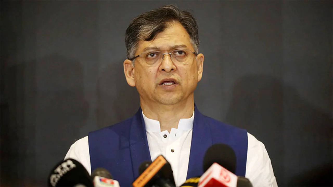 নীতি-আদর্শ ছাড়াই ধর্মের নামে রাজনীতি করছে একটি দল: সালাহউদ্দিন আহমদ