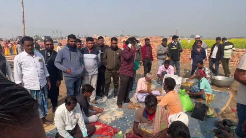 ‘বাবরি মসজিদে’ প্রথম জুমার নামাজ আজ, হাজারও মুসল্লির ভিড়