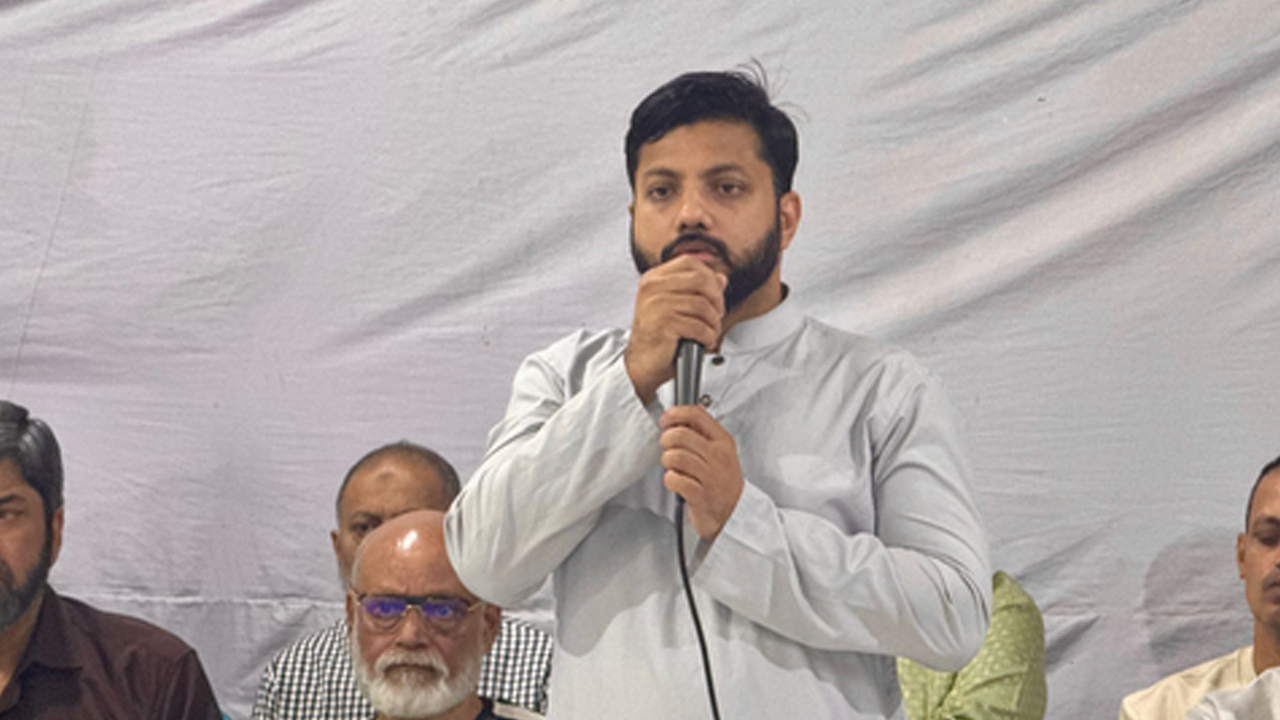 গুজবে কান না দিয়ে খালেদা জিয়ার সুস্থতায় দোয়া করুন: ইশরাক