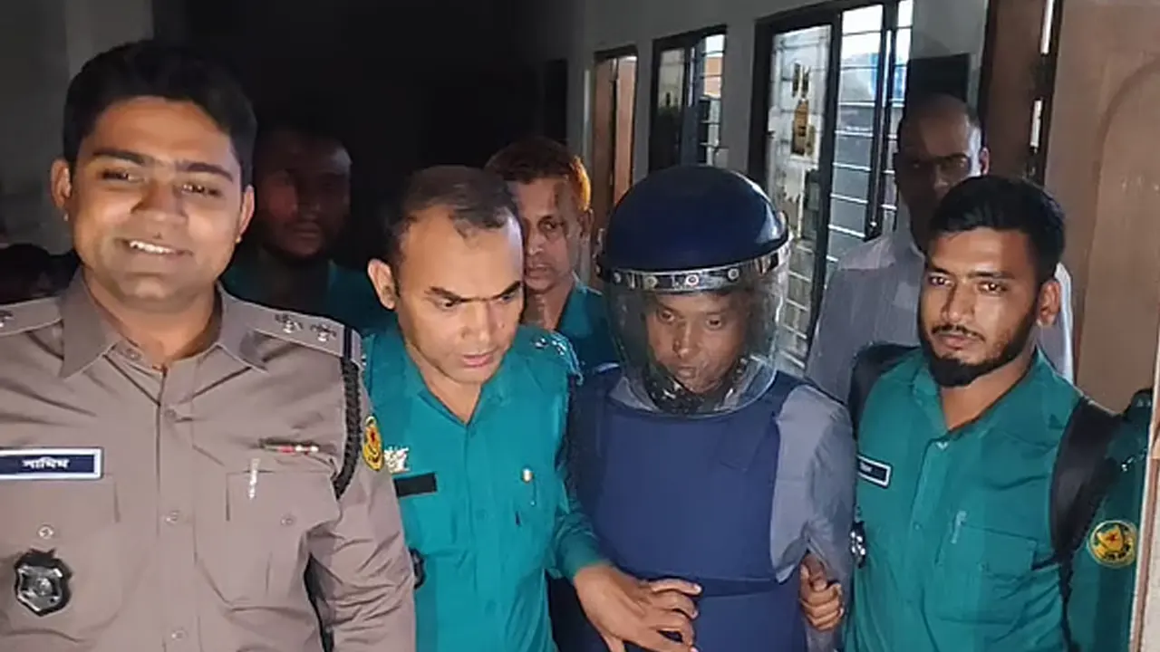 ‘আমাকে শোরুমে নিয়ে যান, সব সত্য বেরিয়ে আসবে’: হাদিকে হত্যাচেষ্টার ঘটনায় ব্যবহৃত মোটরসাইকেলের মালিক