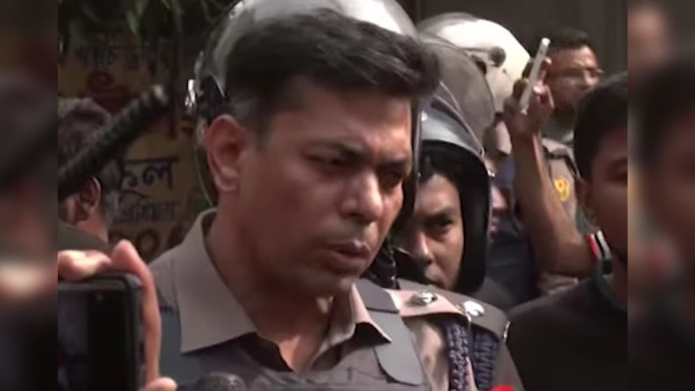 ঢাকা-আইডিয়াল কলেজের শিক্ষার্থীদের আকস্মিক উত্তেজনায় সংঘর্ষ: ডিসি মাসুদ