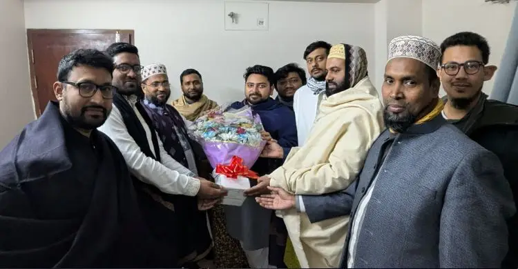 ঢাকা-১১ আসন ছেড়ে দেওয়া জামায়াত প্রার্থীর বাসায় নাহিদ ইসলাম