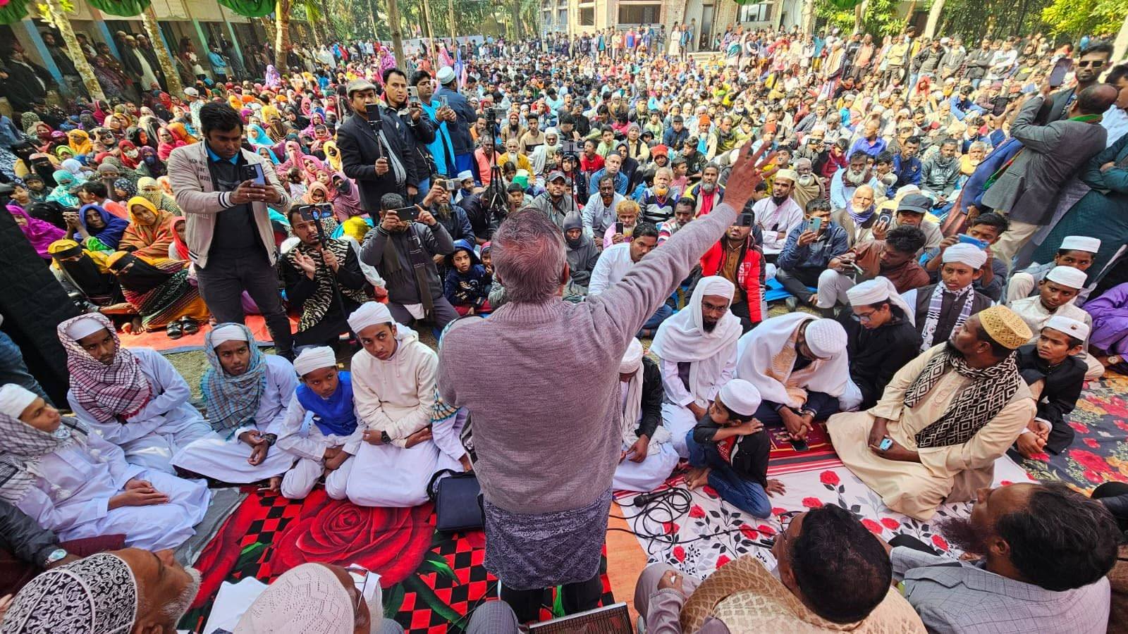 মুলাদী ও বাবুগঞ্জে ধারাবাহিক দোয়া মাহফিল ও মতবিনিময়ে ব্যস্ত জয়নুল আবেদীন