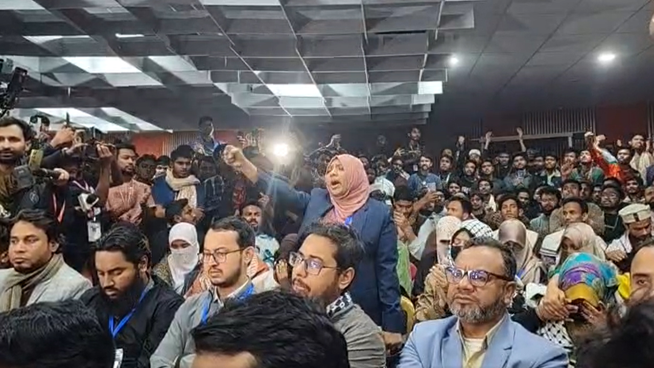 জকসুর বিজয় উচ্ছ্বাসে ওসমান হাদি হত্যার বিচার দাবি