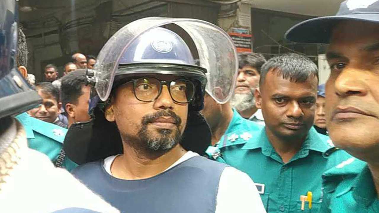 ‘ছাত্রদের দাবিতে পদত্যাগের কথা প্রধানমন্ত্রীকে জানিয়েছিলাম’: ট্রাইব্যুনালের কাঠগড়ায় পলক