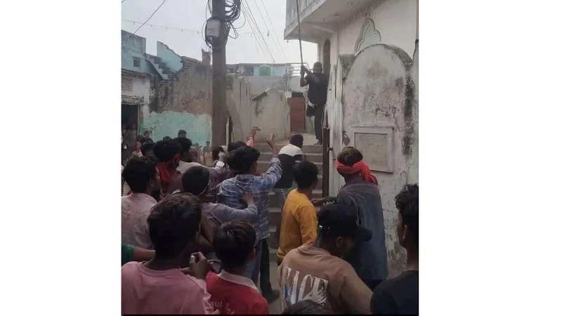 একাই মসজিদ রক্ষা করলেন এক পা হারানো মুসলিম ব্যক্তি