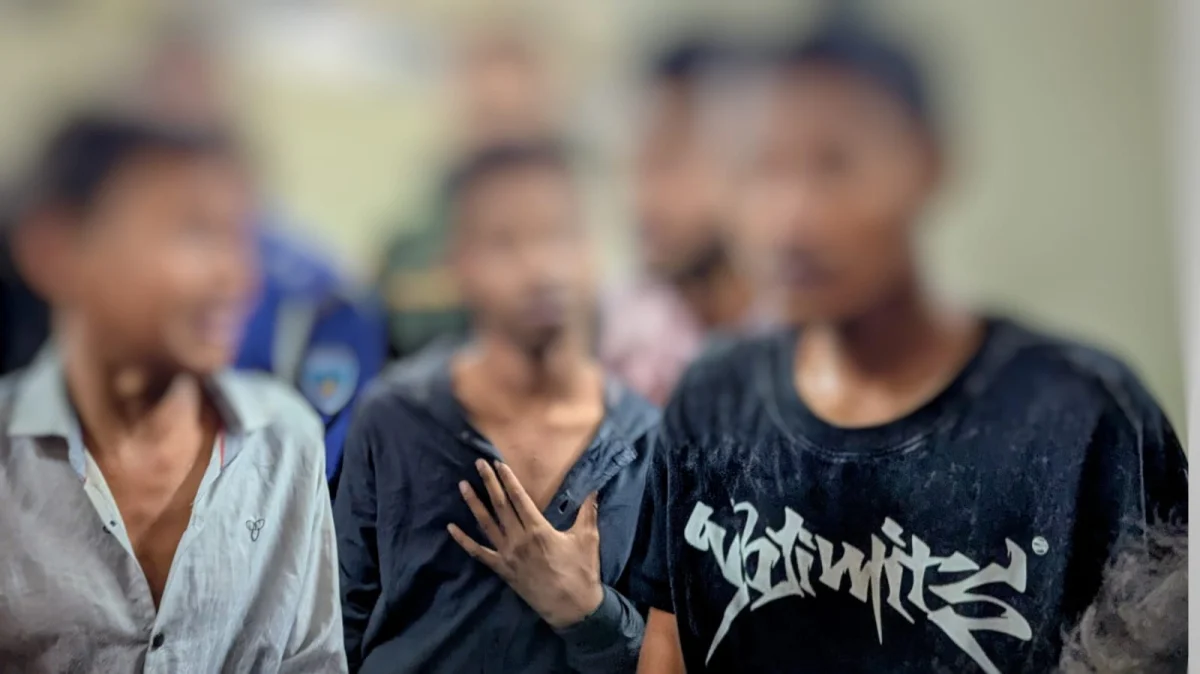 কুবি শিক্ষার্থীদের উপর হামলার অভিযোগে কিশোর গ্যাংয়ের তিন সদস্য আটক