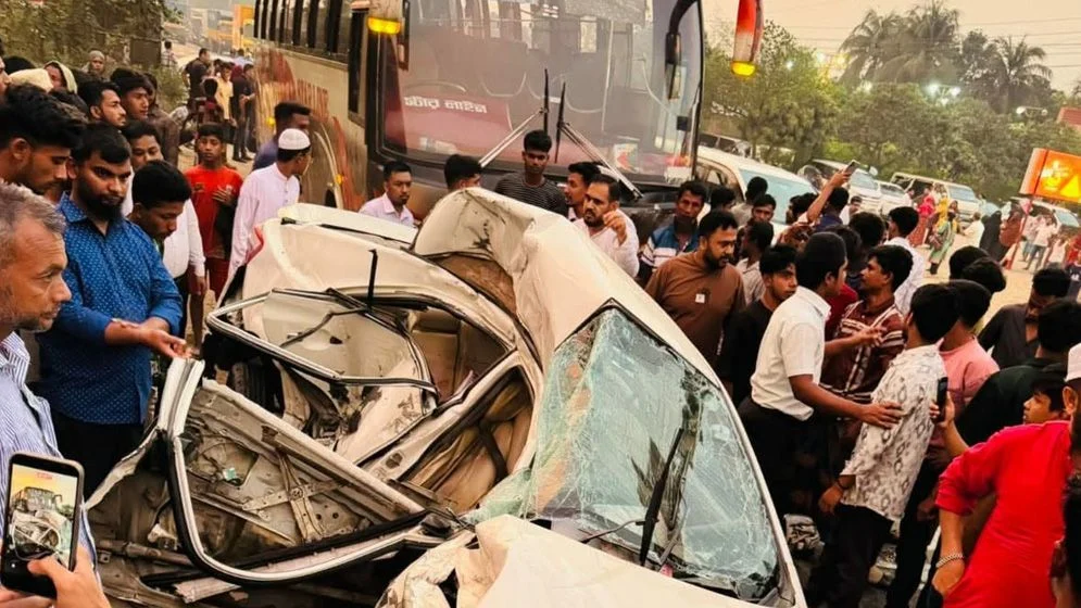 ঈদযাত্রায় দুর্ঘটনায় ৩৯৪ প্রাণহানি, সবচেয়ে বেশি সড়কে