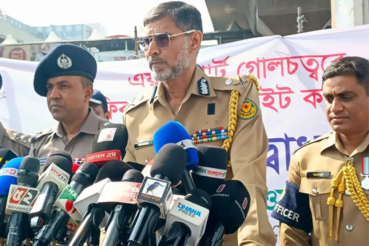 ঢাকায় ট্রাফিক আইন ভাঙলে স্বয়ংক্রিয় মামলা হবে : ডিএমপি কমিশনার