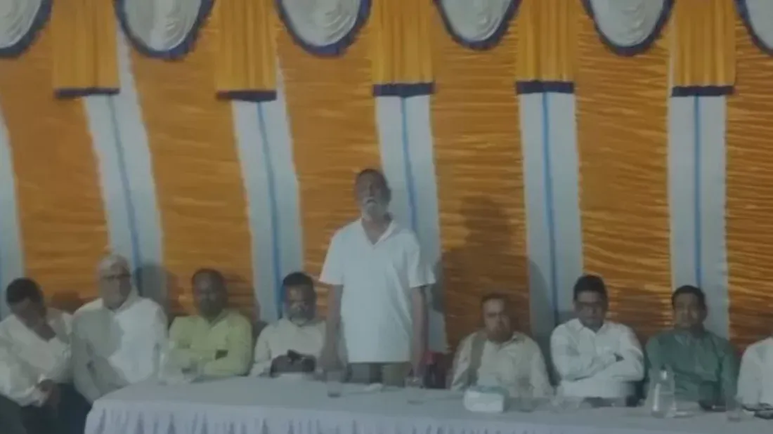 আমরা স্বরাষ্ট্রমন্ত্রী বানিয়েছি, কথা না শুনলে গাট্টি বাঁধতে হবে: ওসিকে বিএনপি নেতার হুঁশিয়ারি