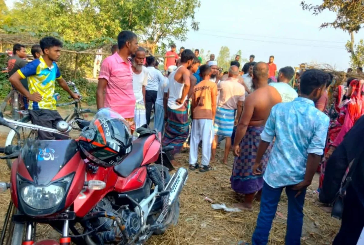 ট্রাকের ধাক্কায় প্রাণ গেল তরুণীর,আহত ১