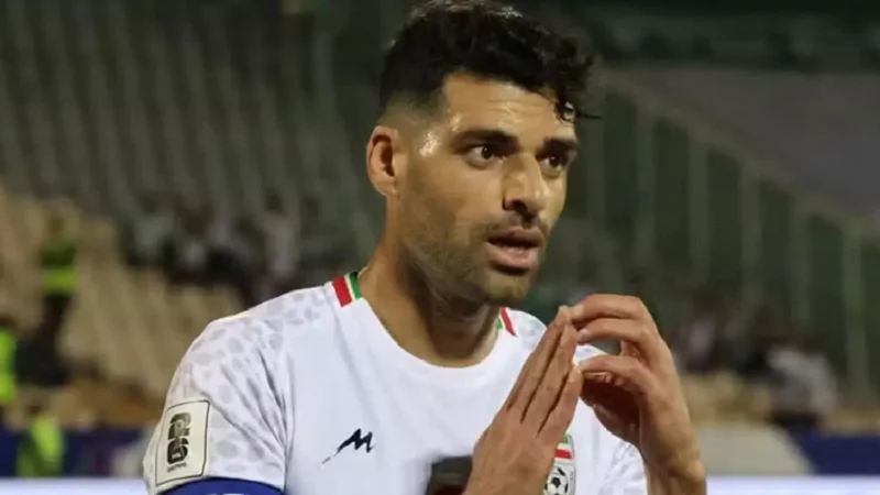 ইরানি অধিনায়ককে বিমানবন্দরে আটকে দিল যুক্তরাষ্ট্র