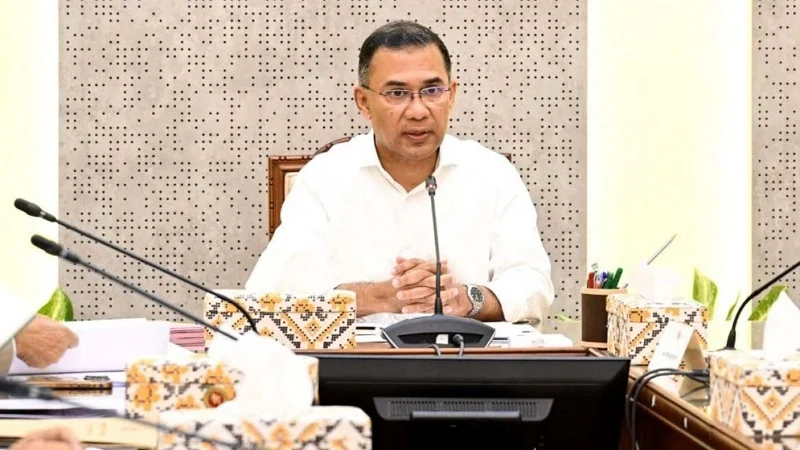 সড়ক থেকে ফিটনেসবিহীন যানবাহন অপসারণের নির্দেশ প্রধানমন্ত্রীর