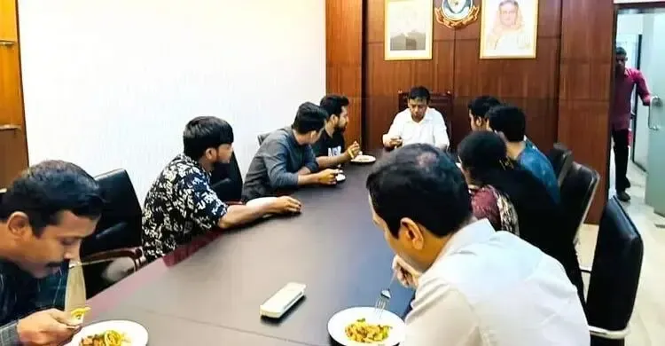 ৬ জনের খাওয়ার ওই ছবি কেন, নেত্রীও তো বিরক্ত: কাদের-হারুনের ফোনালাপ