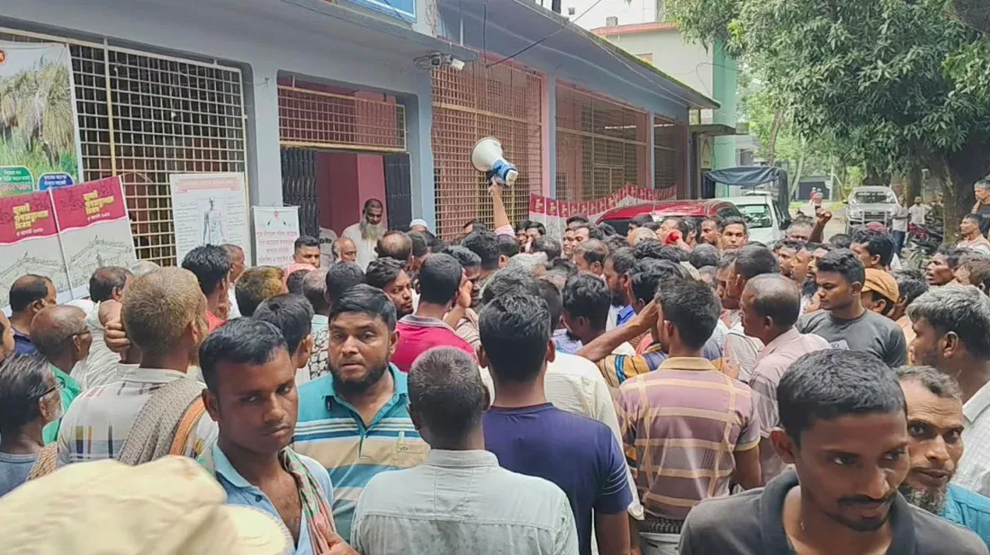 ১৩৫০ টাকার সার ১৭০০ টাকায় কিনছেন কৃষকরা, সিন্ডিকেটের নেপথ্যে কারা?