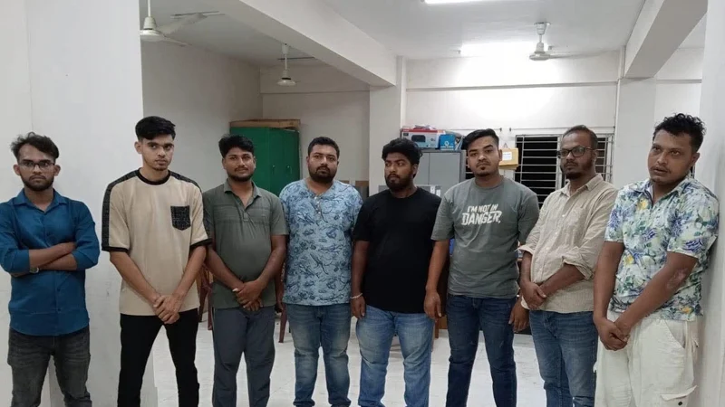 গোপনে মিটিং করার সময় উত্তরখানে যুবলীগের ৮ নেতা গ্রেপ্তার